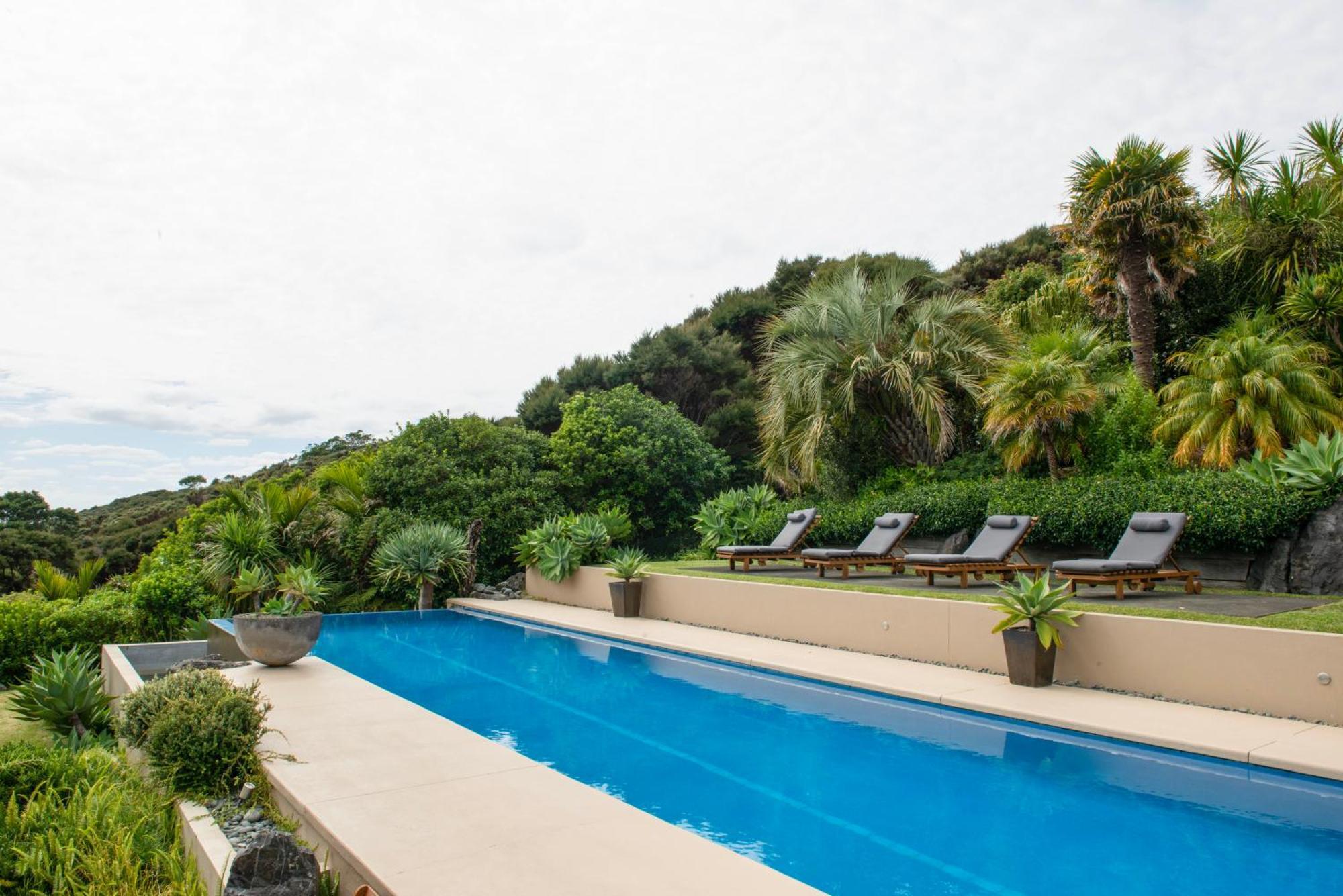 Eagles Nest Lodge Russell